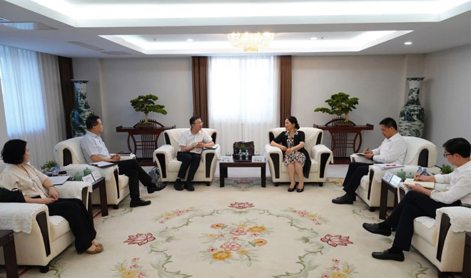 公司副董事长杨威一行走访收支口银行浙江省分行