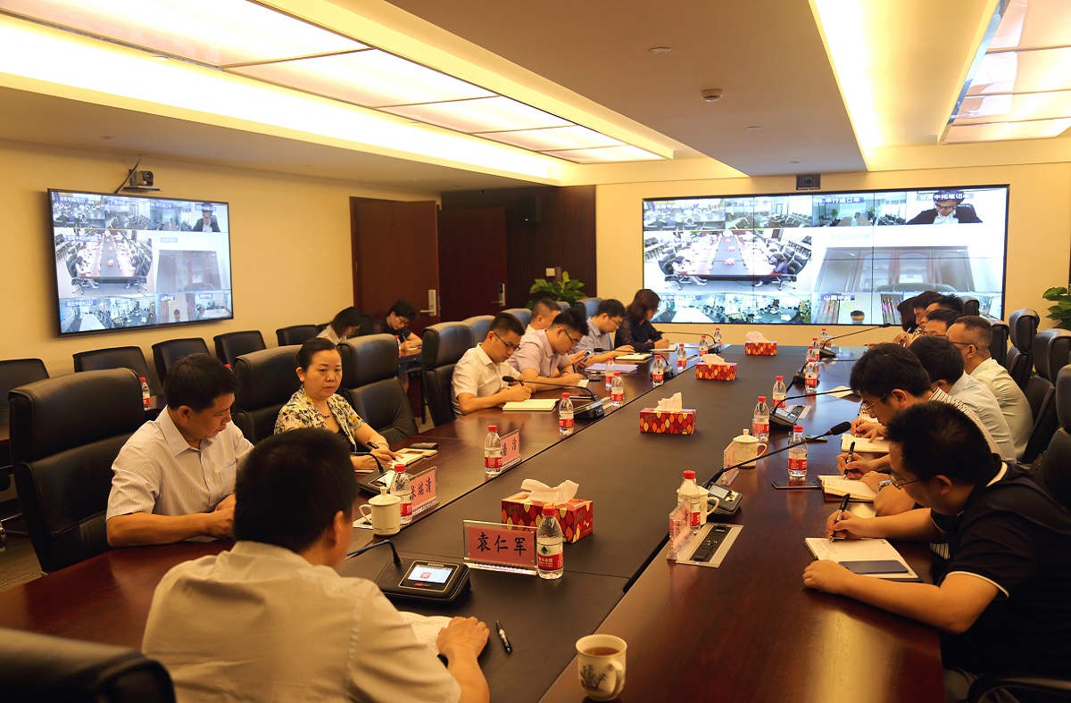 提高熟悉、、、明确责任、、、狠抓落实 —— 公司召开“平安护航党的十九大”事情推进会