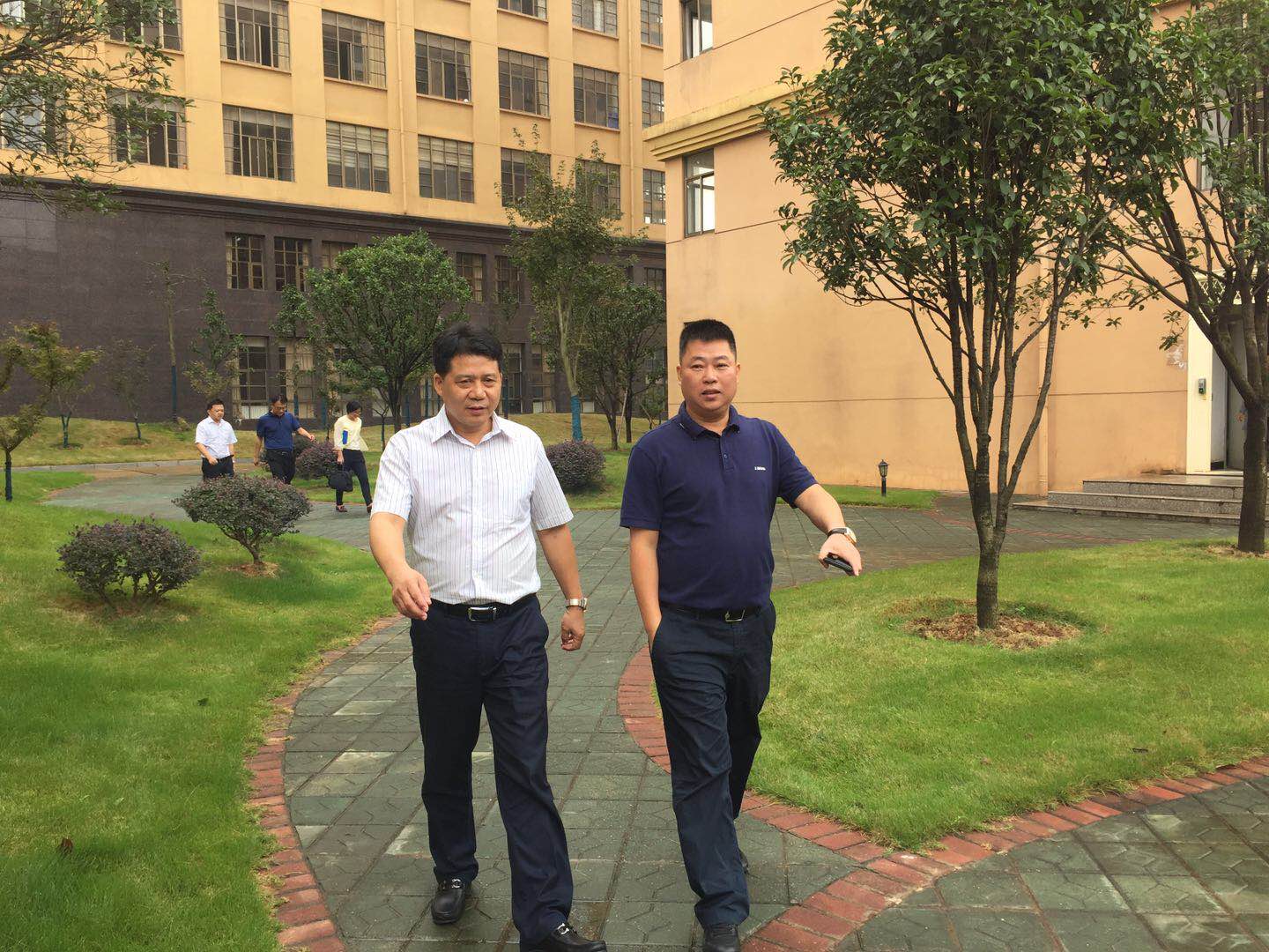 公司总司理张端清一行赴湖北金盛兰冶金科技有限公司考察调研