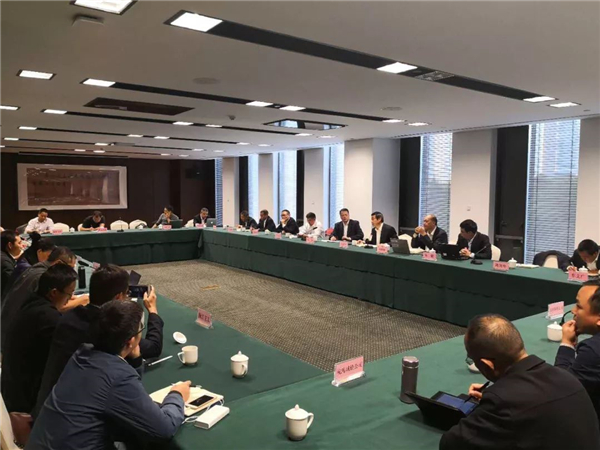 公司携手宝钢股份中央研究院在集团公司举行专题讲座