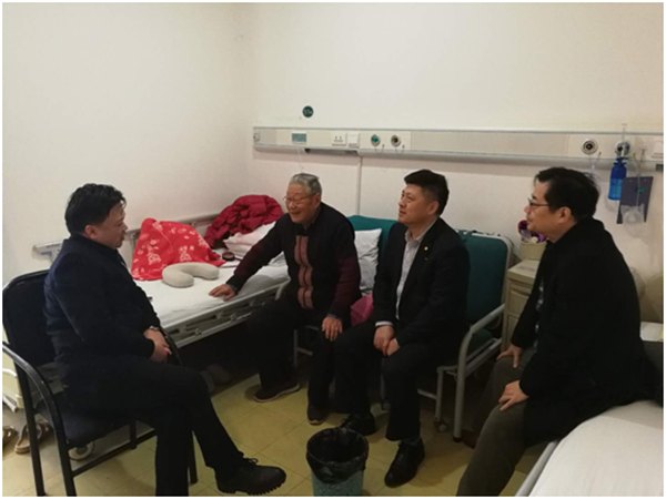 送祝福 迎新春 话开展——公司向导走访慰问离退休老干部
