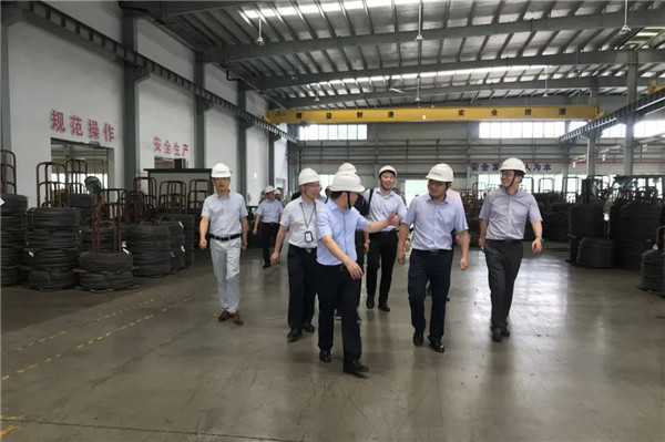 海盐县委副书记、、、政法委书记张华良一行到浙商腾博汇游戏官网旗下腾博汇游戏官网新质料公司调研指导