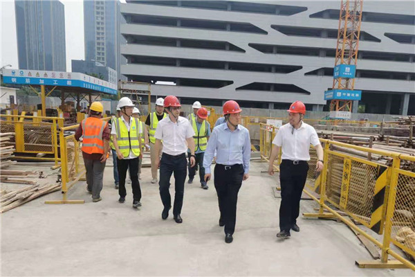 公司党委书记、、、董事长袁仁军一行调研总部大楼项目