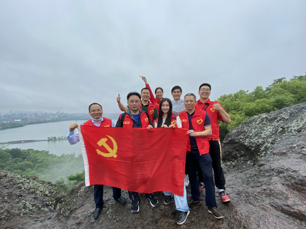 献礼建党百年|  党委事情部党支部开展“公益自愿行，党史学习浓”主题党日活动