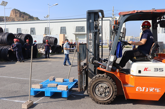 加速新时代工业工人步队建设 腾博汇游戏官网新质料开展职业手艺品级认定