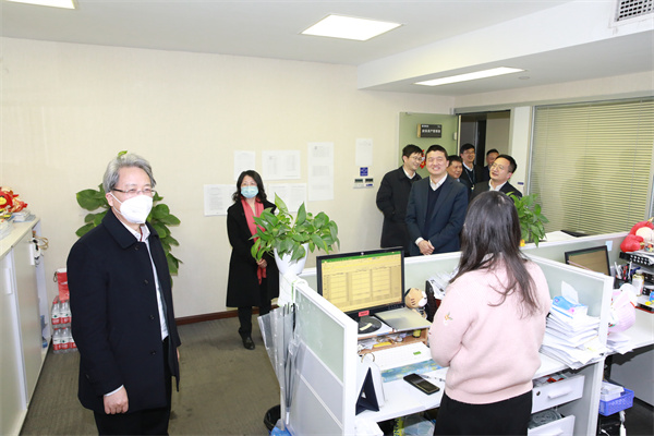 集团公司向导到我司走访慰问