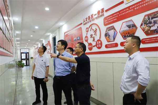 公司向导梁靓、、、邓朱明赴山西走访客户