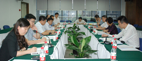 浙江物产周冠女总司理出席公司向导班子专题民主生涯会