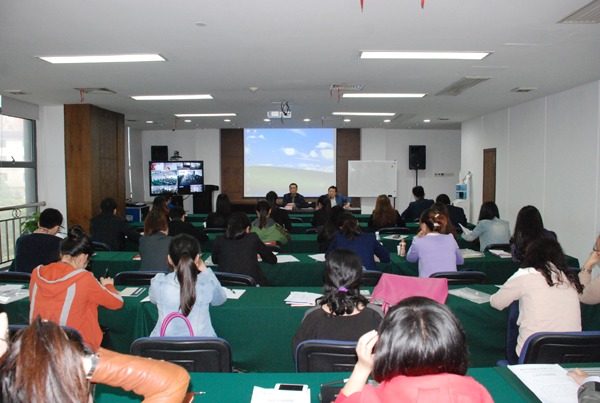 公司召开通讯员聚会并开展专题培训