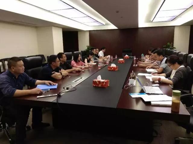 家风纯粹，，，雨润万物 —— 第二党支部开展“好家风、、、好家训”头脑交流会